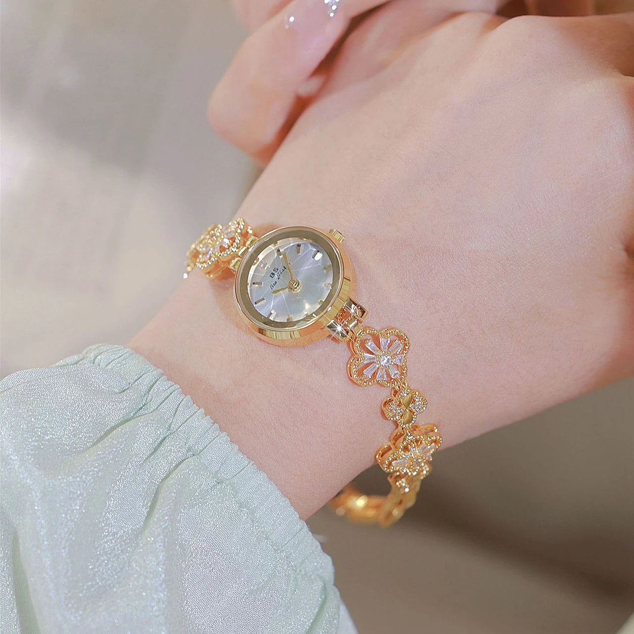 New Luxury Ladies Watch Gold Silver Small Bracelet Quartz Wristwatches 2024 Fashion Woman Watch Wrist Gift For Girlfriend